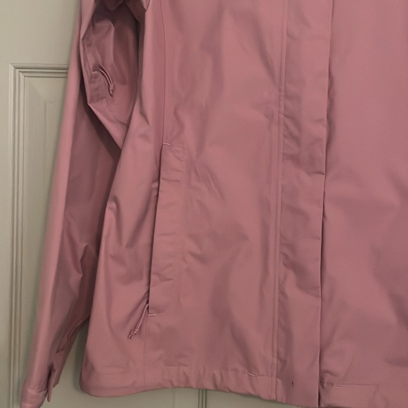 North Face Rain/ Wind Jacket. - Picture 4 of 7
